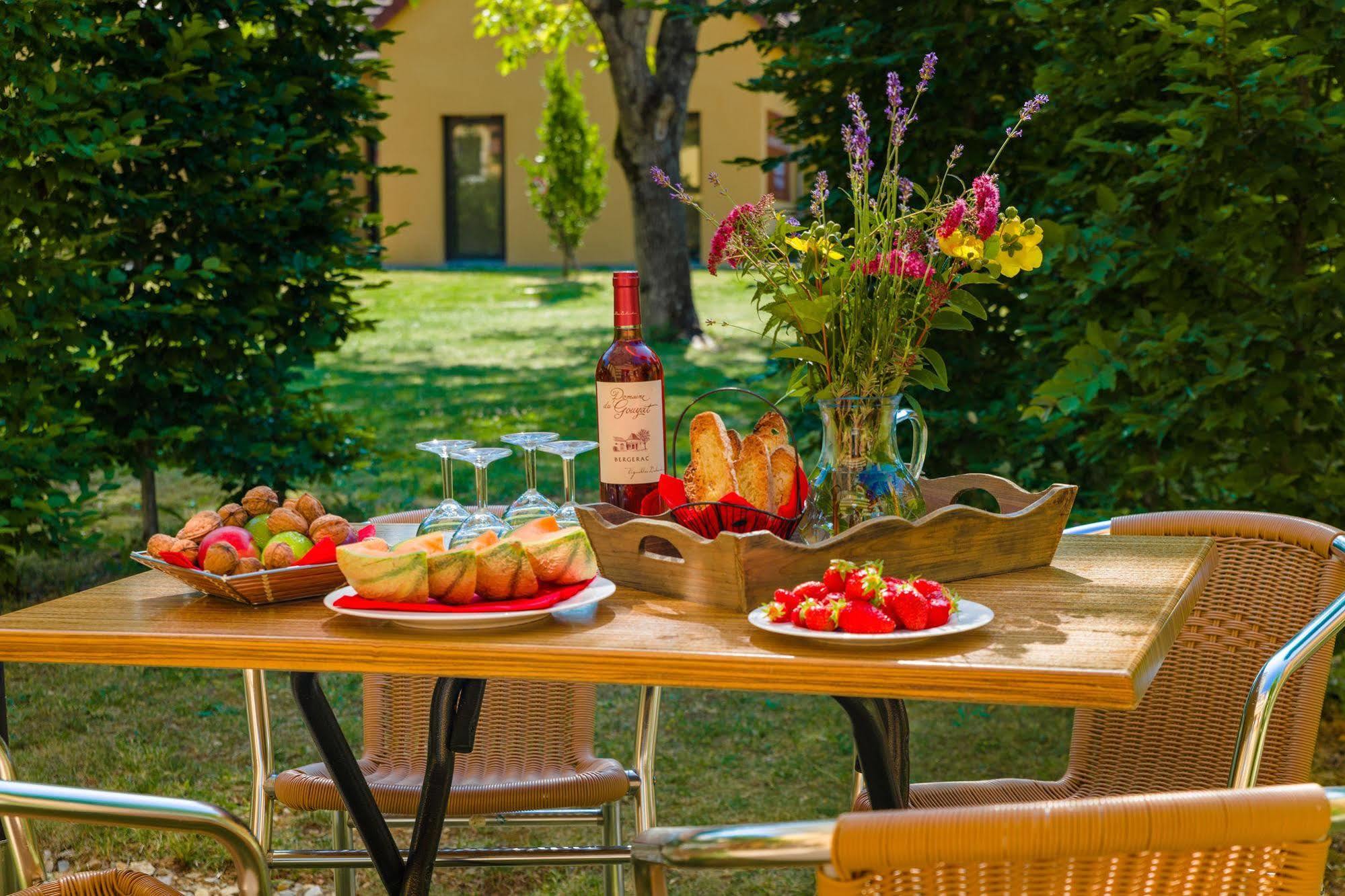 Ferienpark Lagrange Les Bastides De Lascaux 4*